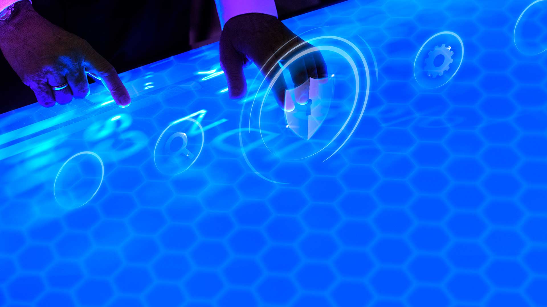 Open finance va hacia un ecosistema financiero abierto y accesible para todos: STP Summit